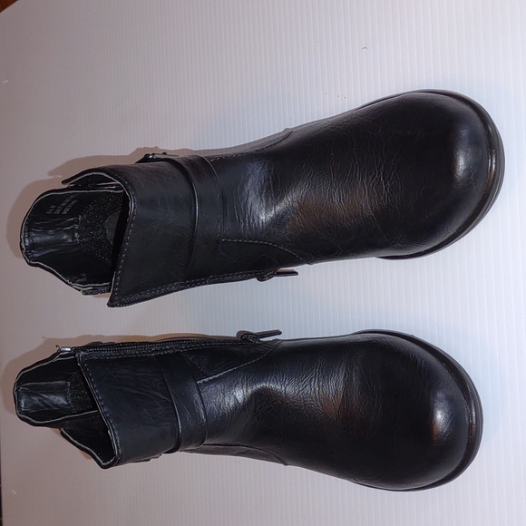 👣EASY STREET Comfort Wave Carson Booties - Picture 12 of 13